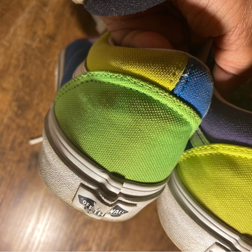 Vans - Picture 2 of 5